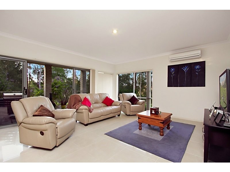 6 Girraween Place, Cashmere QLD 4500
