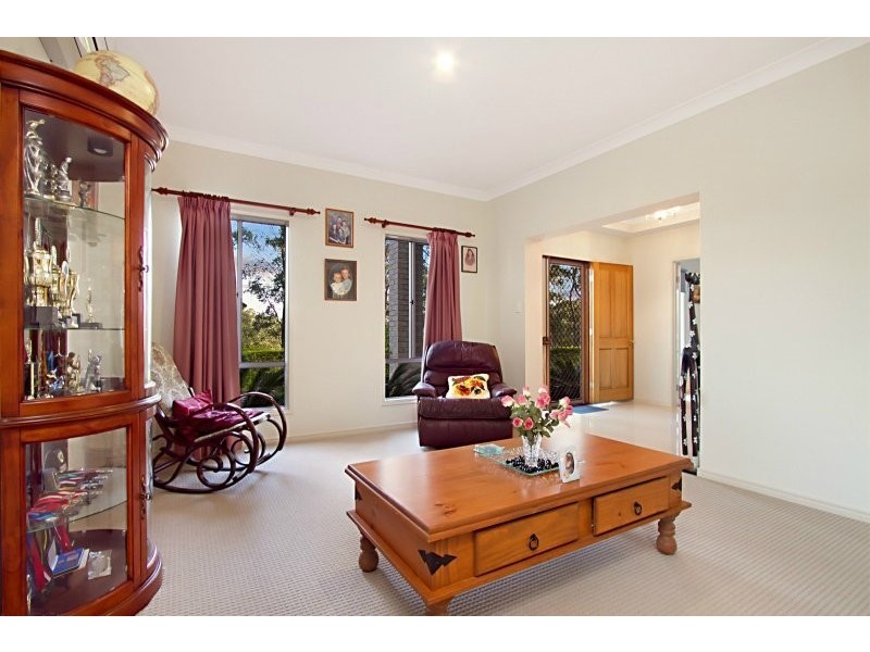 6 Girraween Place, Cashmere QLD 4500