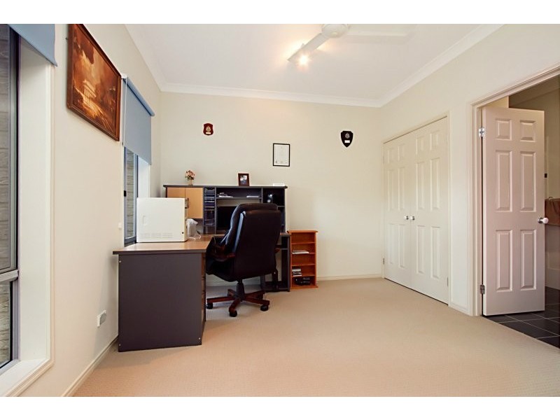 6 Girraween Place, Cashmere QLD 4500