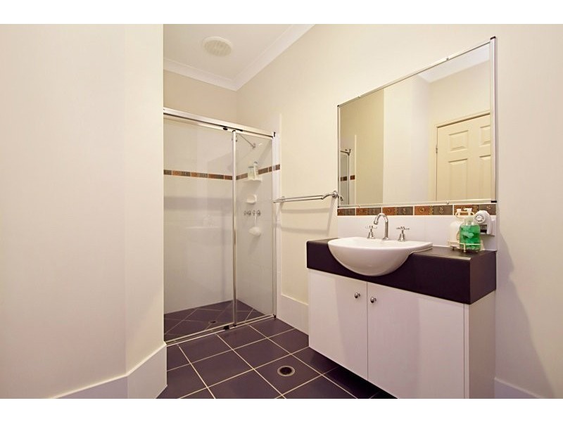 6 Girraween Place, Cashmere QLD 4500