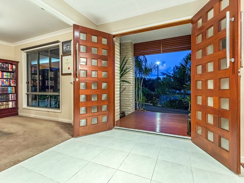 6 Colin Place, Cashmere QLD 4500