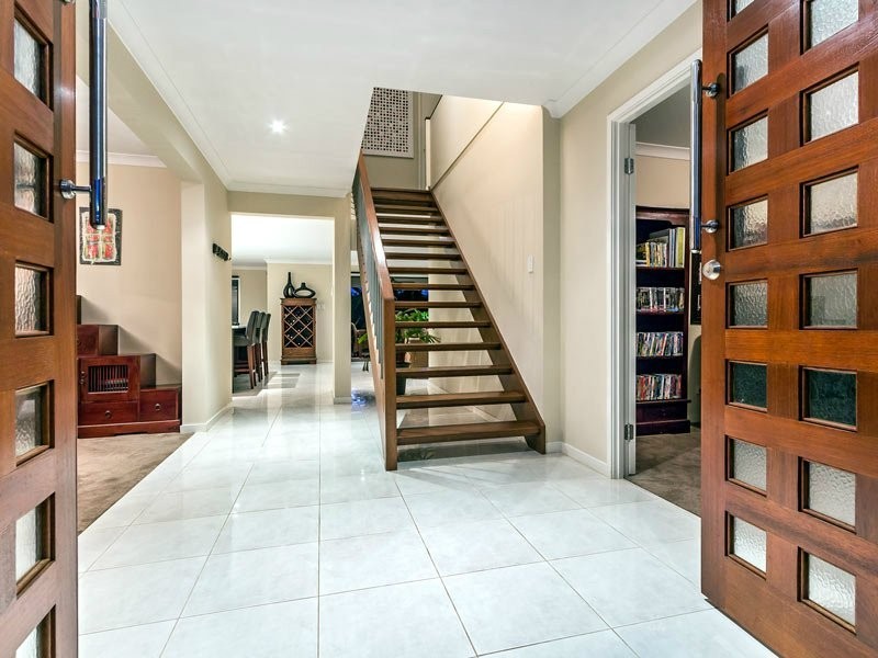 6 Colin Place, Cashmere QLD 4500