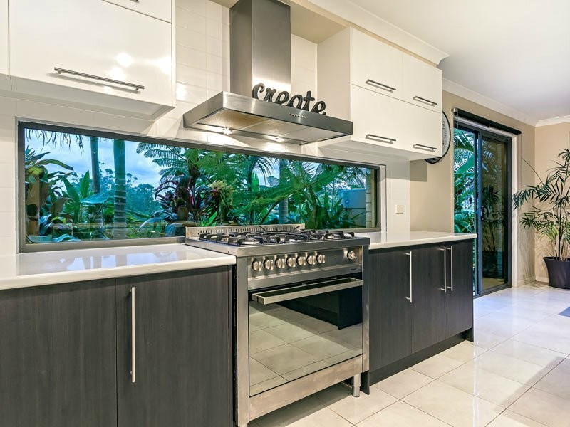 6 Colin Place, Cashmere QLD 4500