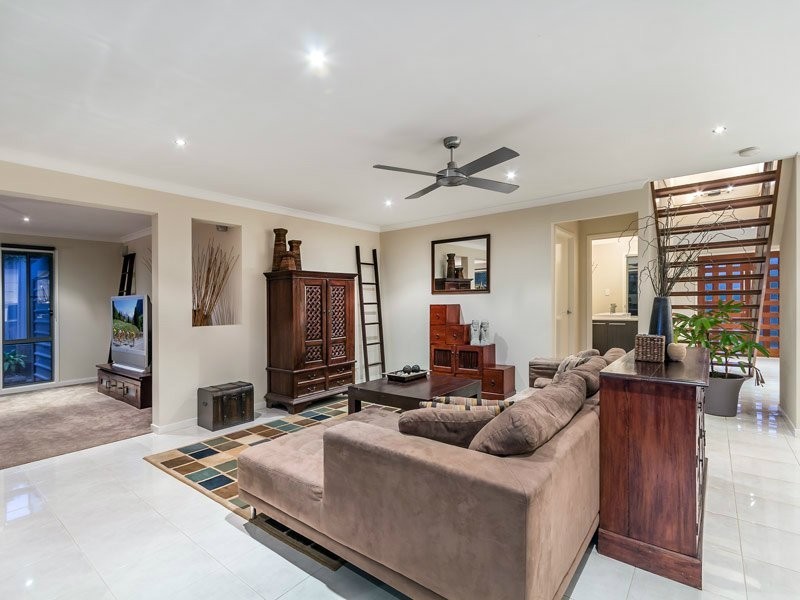 6 Colin Place, Cashmere QLD 4500