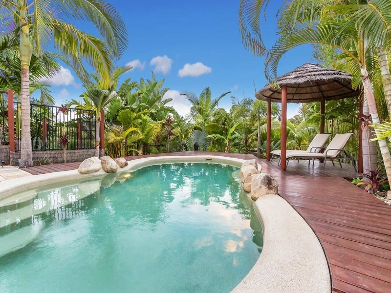 6 Colin Place, Cashmere QLD 4500