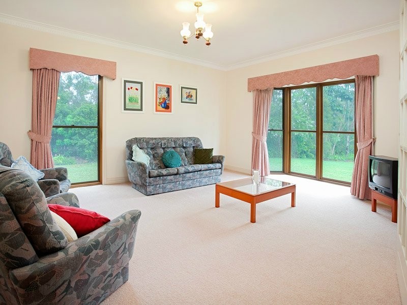 6 Sanctuary Court, Eatons Hill QLD 4037