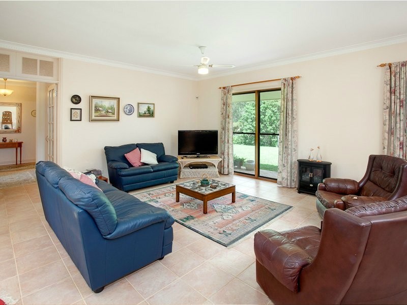 6 Sanctuary Court, Eatons Hill QLD 4037