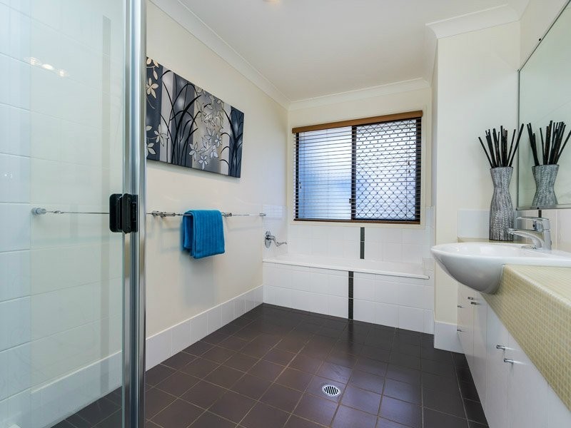 19 Heron Close, Cashmere QLD 4500