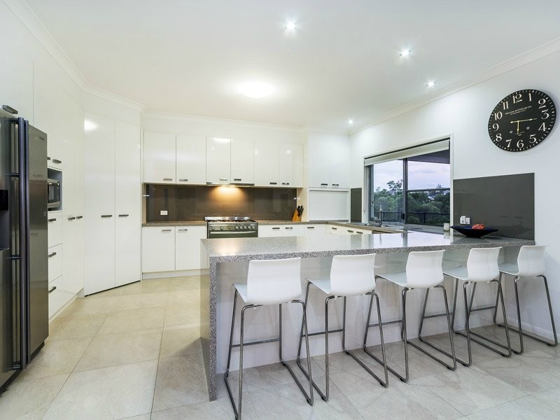 2 Gracie Court, Cashmere QLD 4500