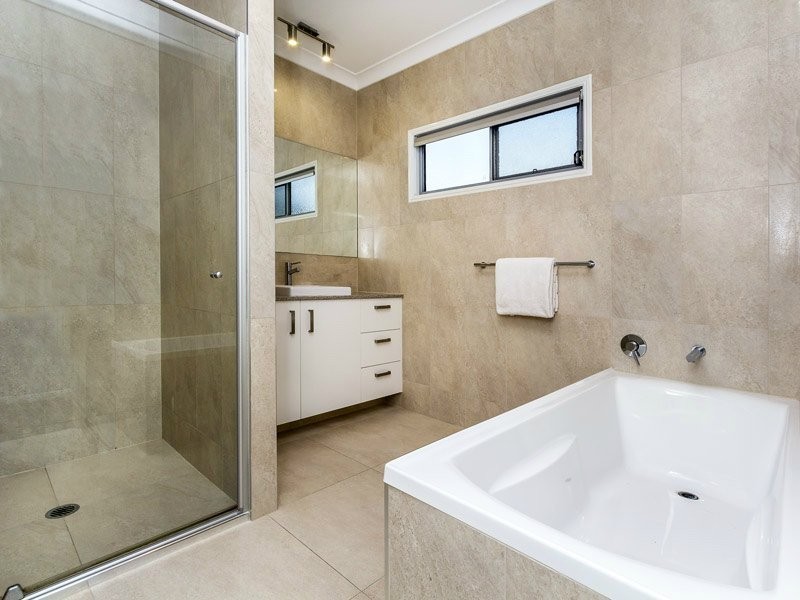 2 Gracie Court, Cashmere QLD 4500