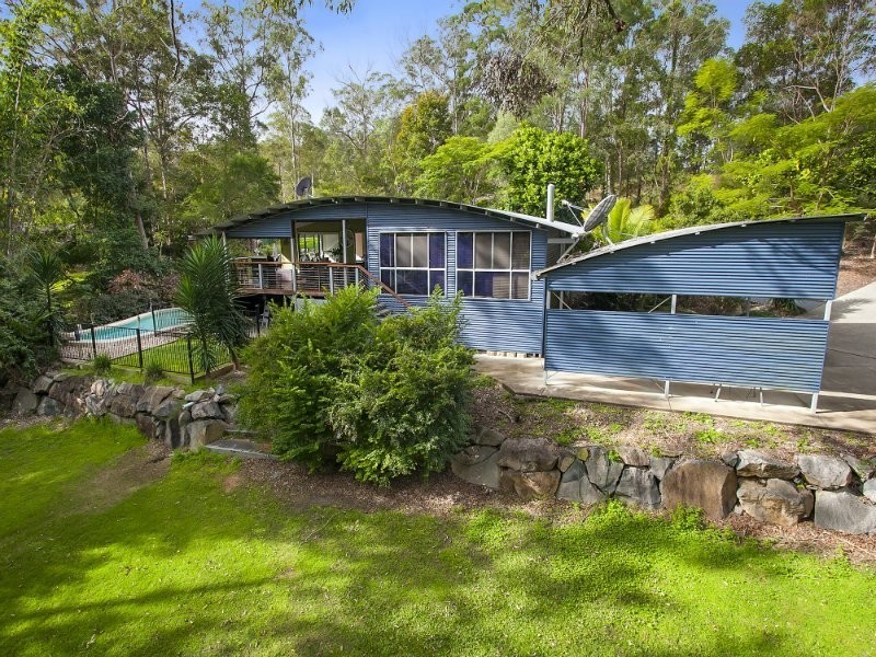 33 Hidden Valley Drive, Eatons Hill QLD 4037