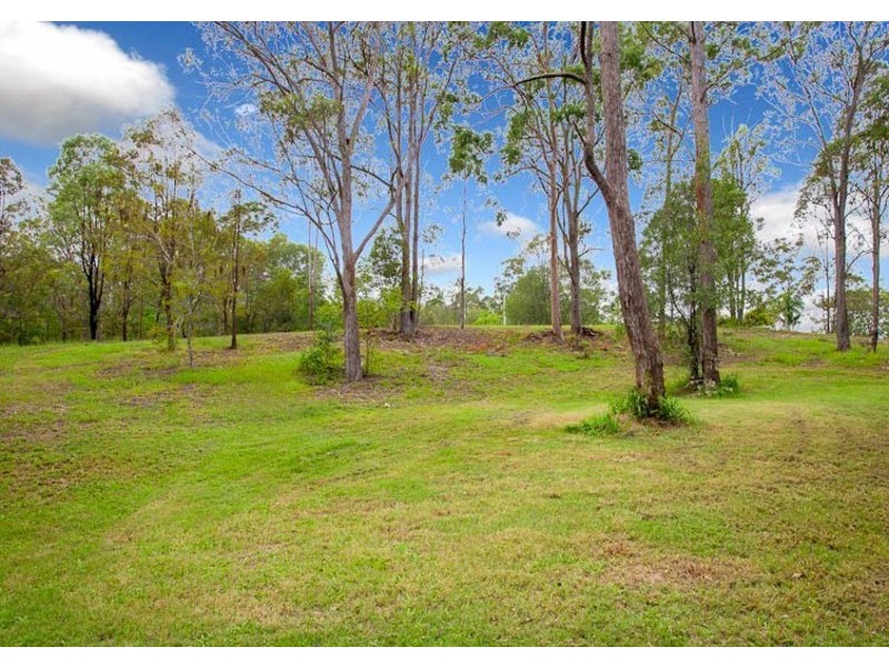 33 Hidden Valley Drive, Eatons Hill QLD 4037