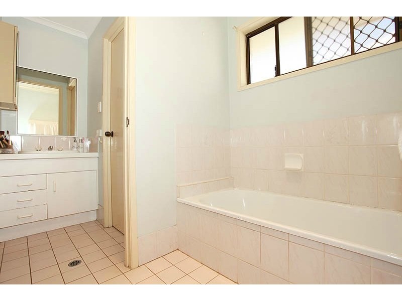 30 Aaron St, Bray Park QLD 4500