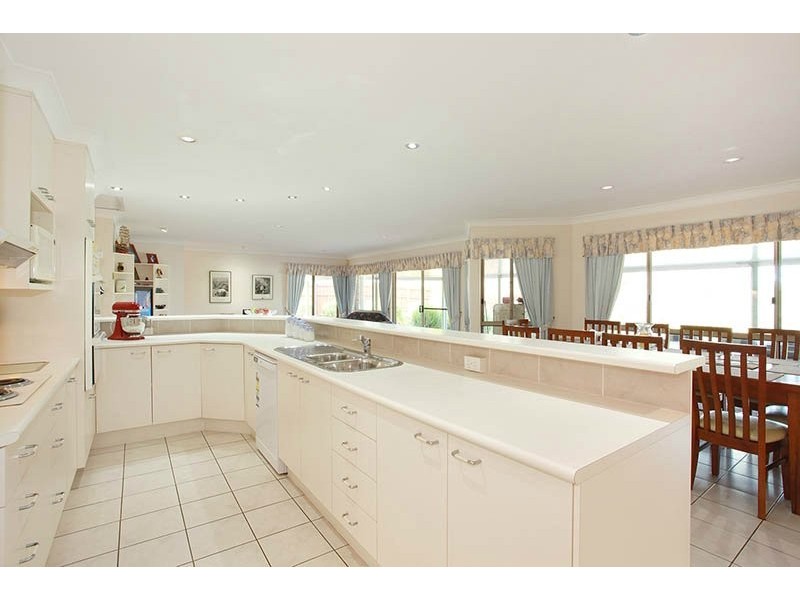 3 Peppermint Drive, Cashmere QLD 4500