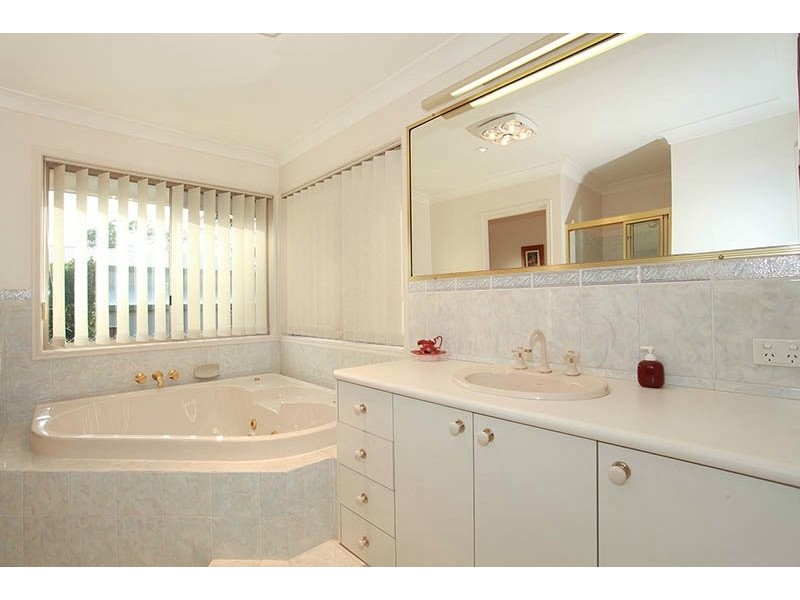 3 Peppermint Drive, Cashmere QLD 4500