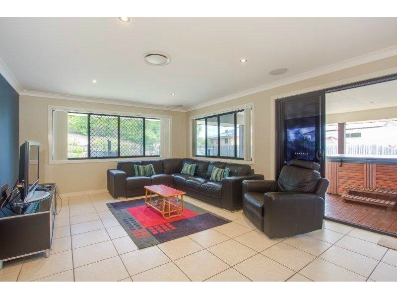 12 Jubilee Court, Eatons Hill QLD 4037