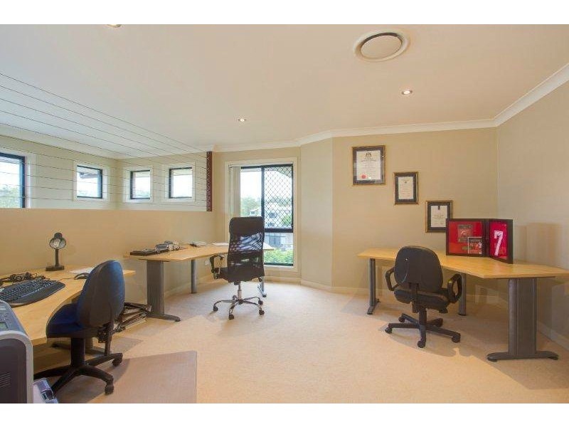 12 Jubilee Court, Eatons Hill QLD 4037