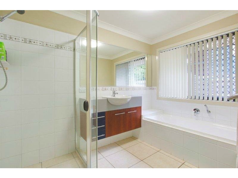 12 Jubilee Court, Eatons Hill QLD 4037