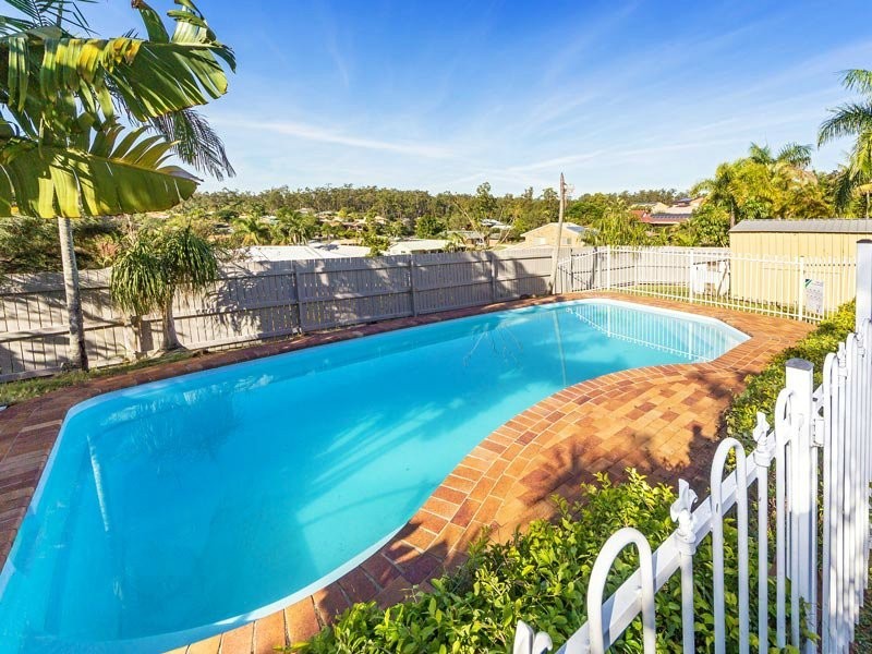 33 Daniel Drive, Albany Creek QLD 4035