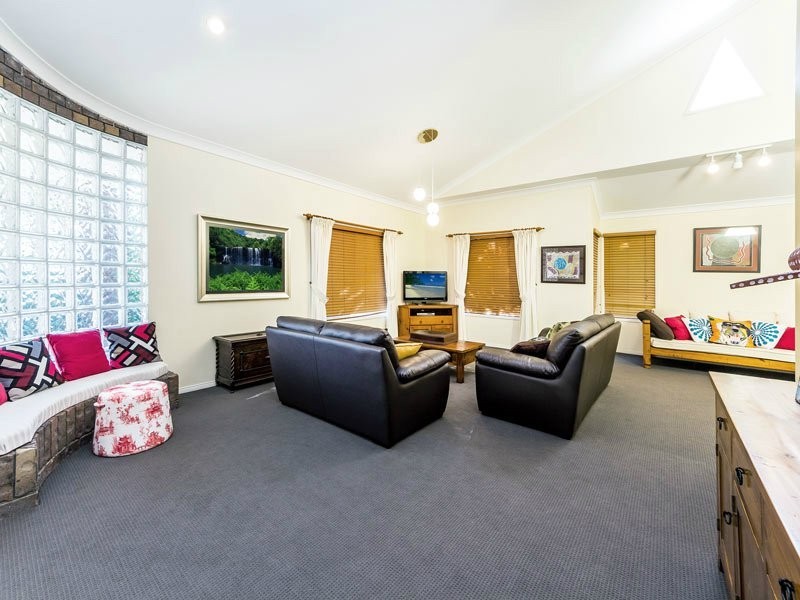 33 Daniel Drive, Albany Creek QLD 4035