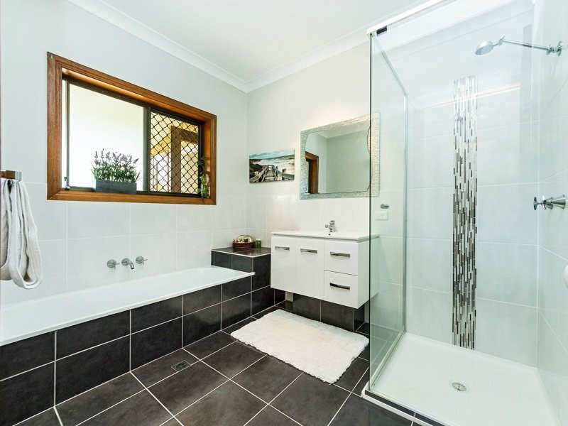 5 Lindale Court, Cashmere QLD 4500