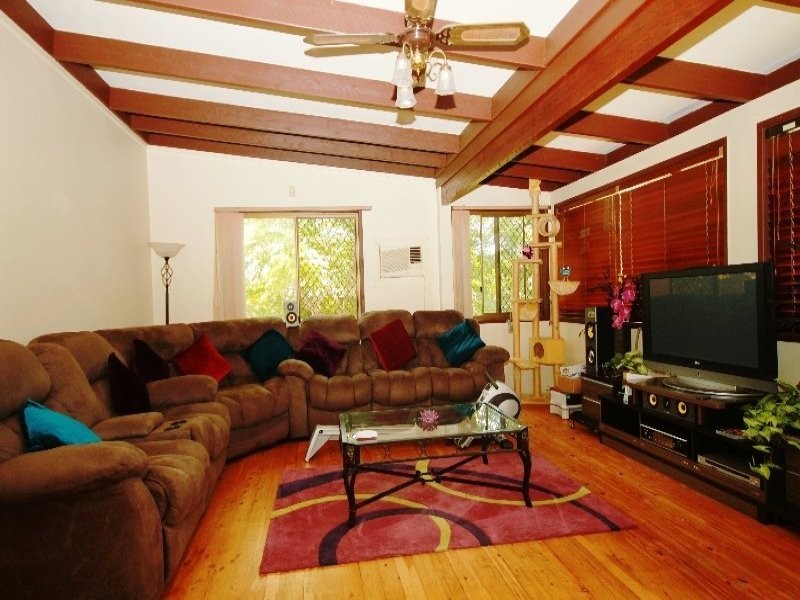 8 Minstrel St, Kallangur QLD 4503