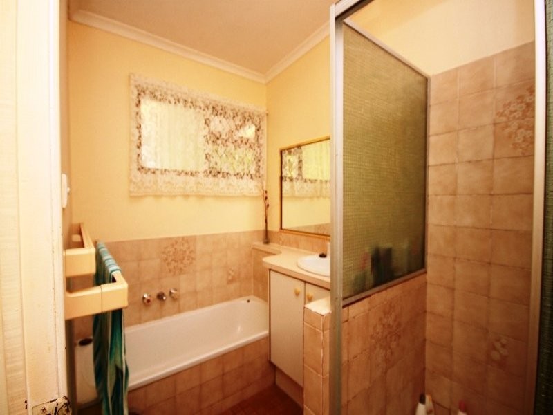 8 Minstrel St, Kallangur QLD 4503