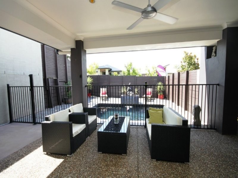 15 Lilly Crescent, Kallangur QLD 4503