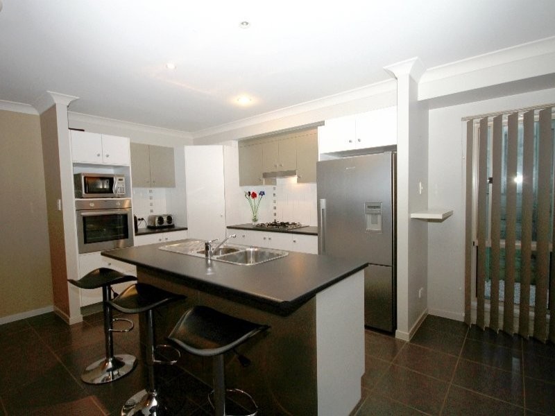 15 Lilly Crescent, Kallangur QLD 4503