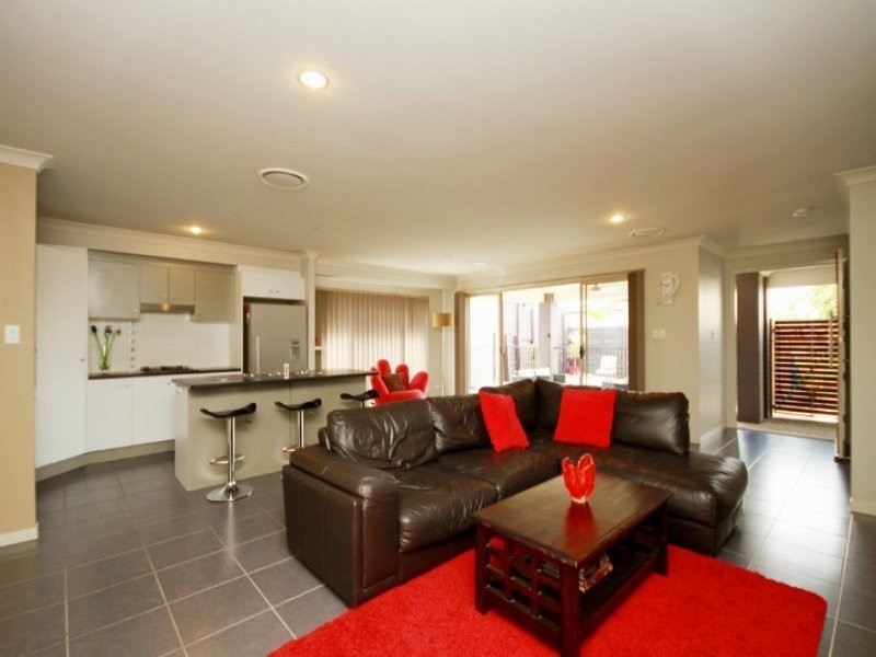 15 Lilly Crescent, Kallangur QLD 4503
