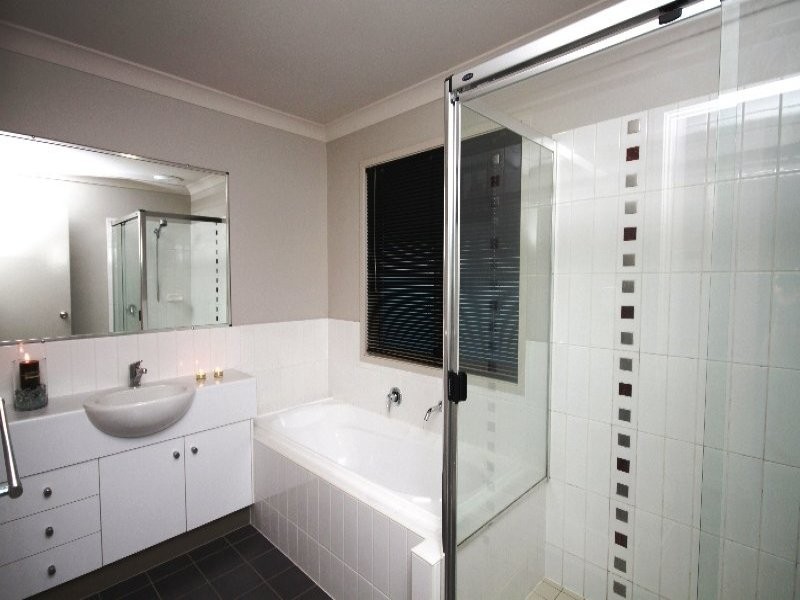 15 Lilly Crescent, Kallangur QLD 4503