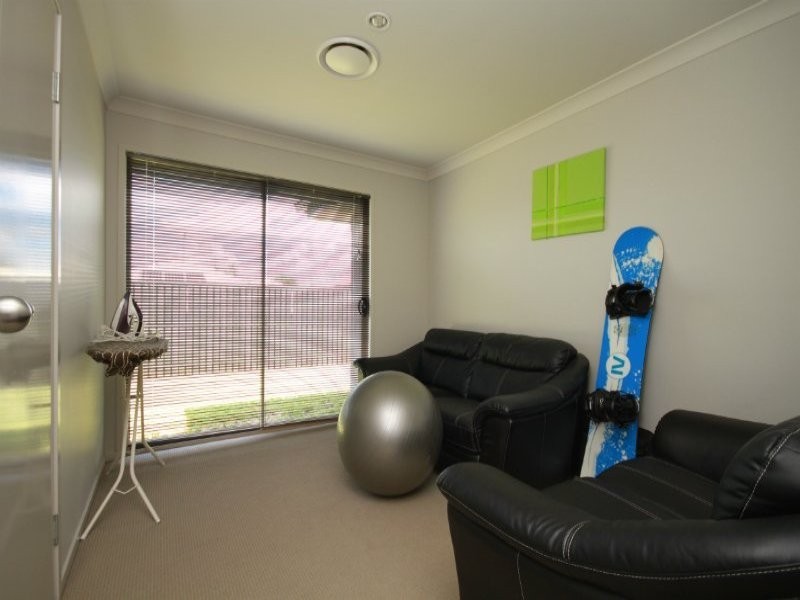 15 Lilly Crescent, Kallangur QLD 4503