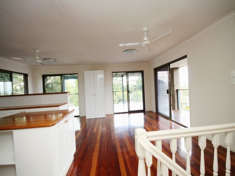 2 Valence Court, Petrie QLD 4502