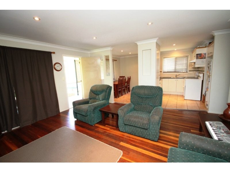 22 Lavercombe Drive, Kallangur QLD 4503