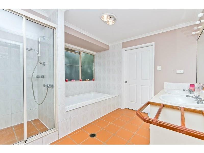 12 Prasada Court, Eatons Hill QLD 4037