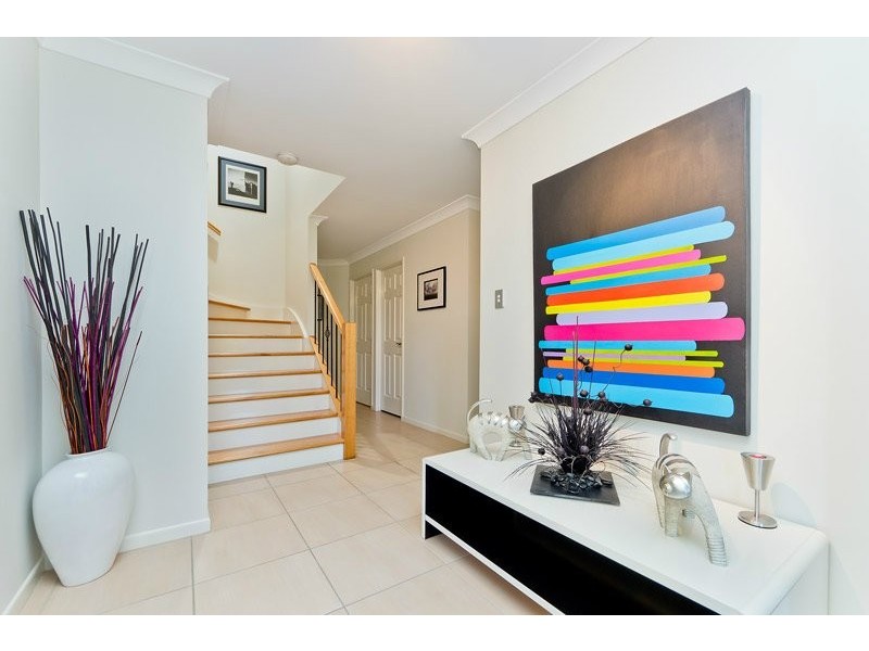 5 Mabella Ct, Eatons Hill QLD 4037