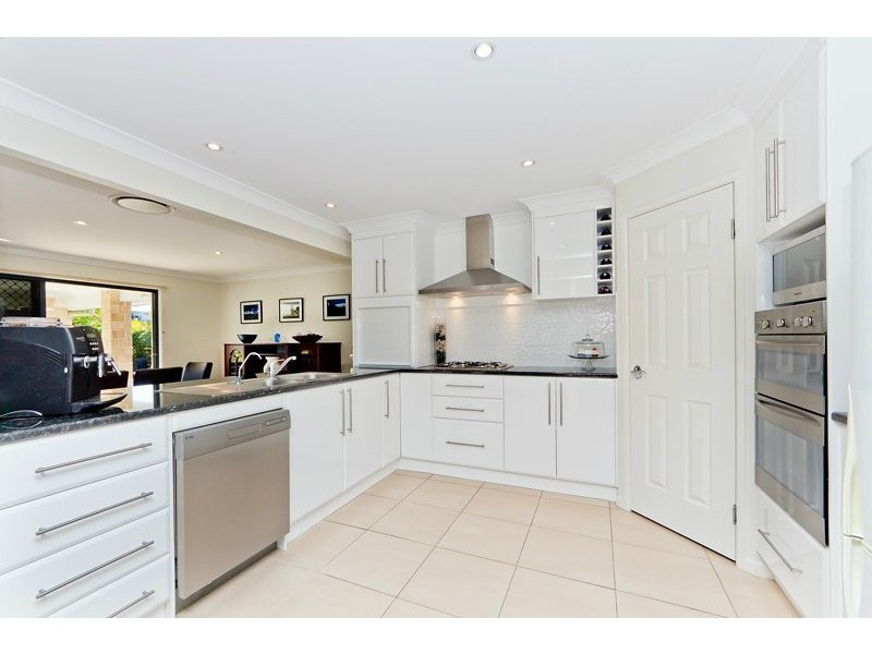 5 Mabella Ct, Eatons Hill QLD 4037