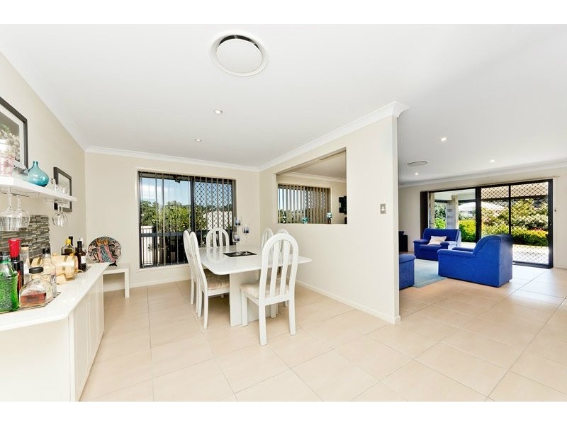 5 Mabella Ct, Eatons Hill QLD 4037