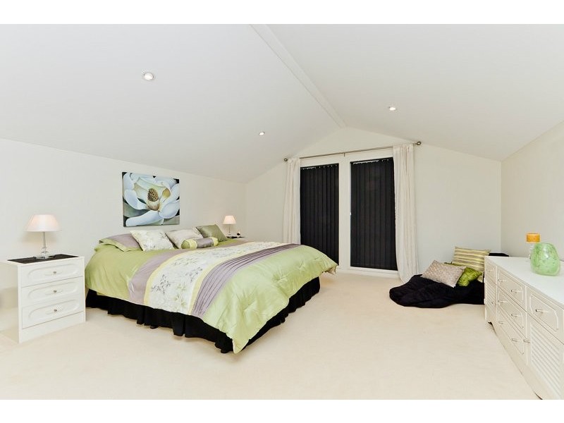 5 Mabella Ct, Eatons Hill QLD 4037