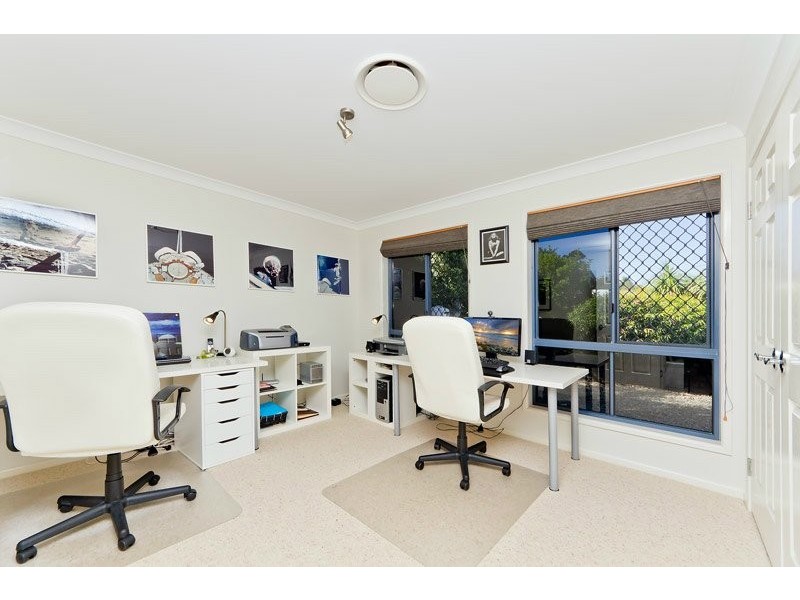 5 Mabella Ct, Eatons Hill QLD 4037