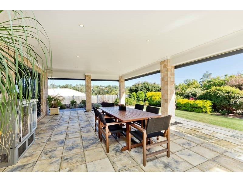 5 Mabella Ct, Eatons Hill QLD 4037