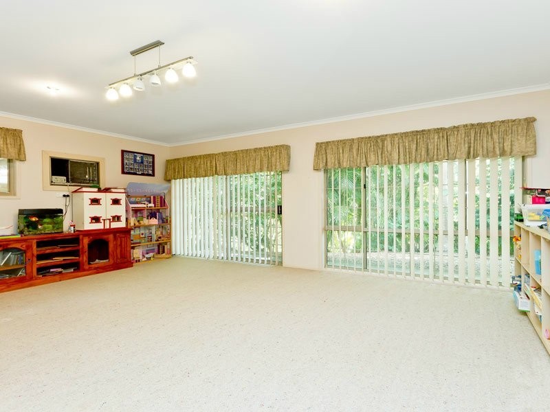 11 Heath Court, Cashmere QLD 4500