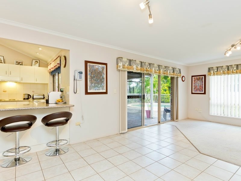 11 Heath Court, Cashmere QLD 4500