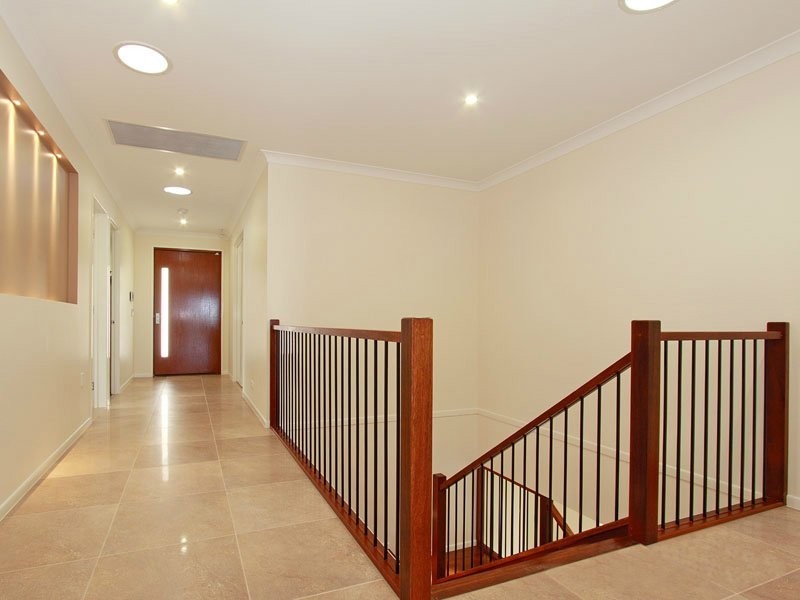 8 Harrison Street, Cashmere QLD 4500