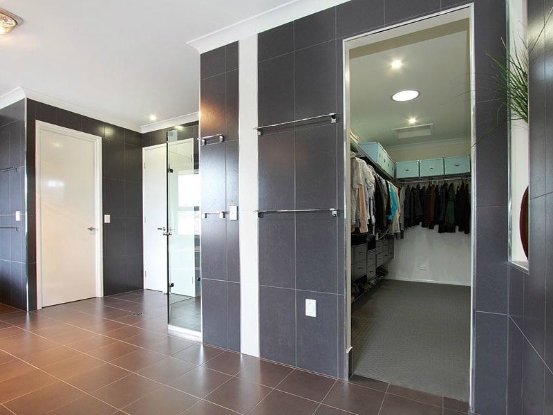 8 Harrison Street, Cashmere QLD 4500