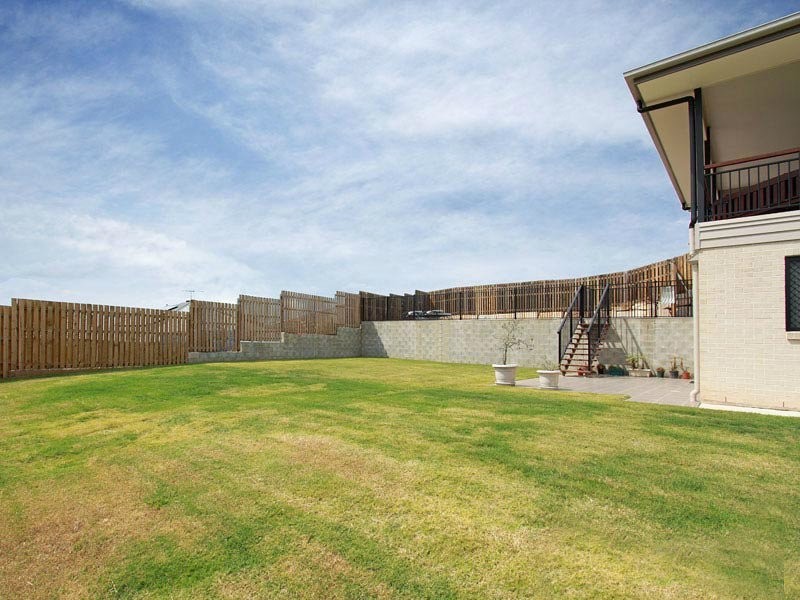 8 Harrison Street, Cashmere QLD 4500