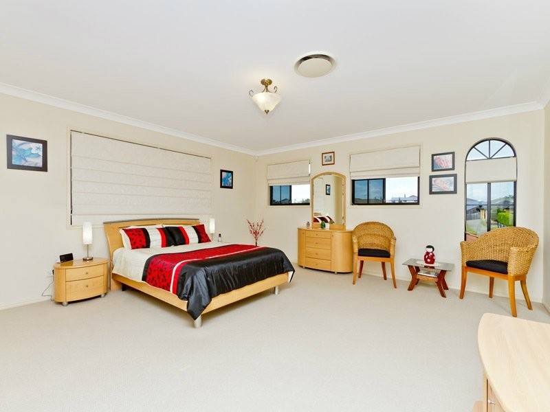 8 Taun Court, Albany Creek QLD 4035