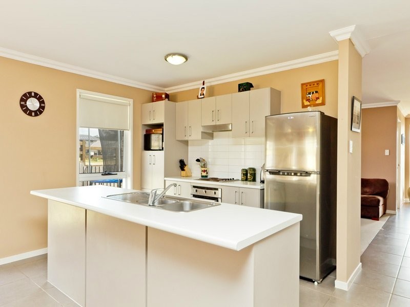 2 Castlewellan Circuit, Warner QLD 4500