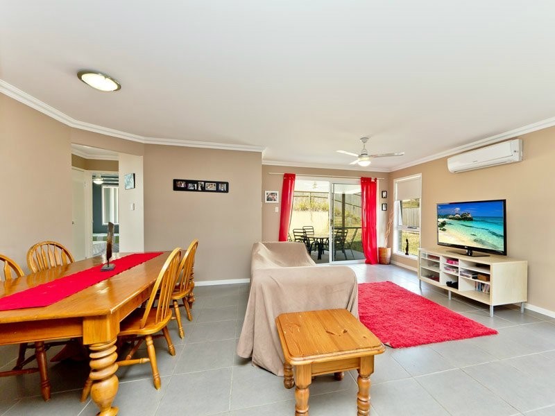2 Castlewellan Circuit, Warner QLD 4500