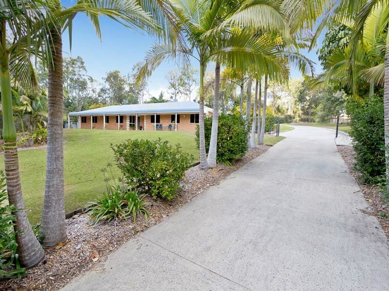 8 Edenderry Court, Eatons Hill QLD 4037